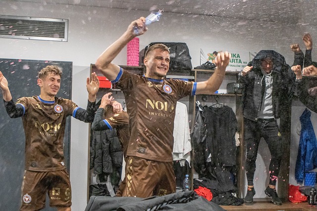 火箭逐渐找 火箭逐渐找